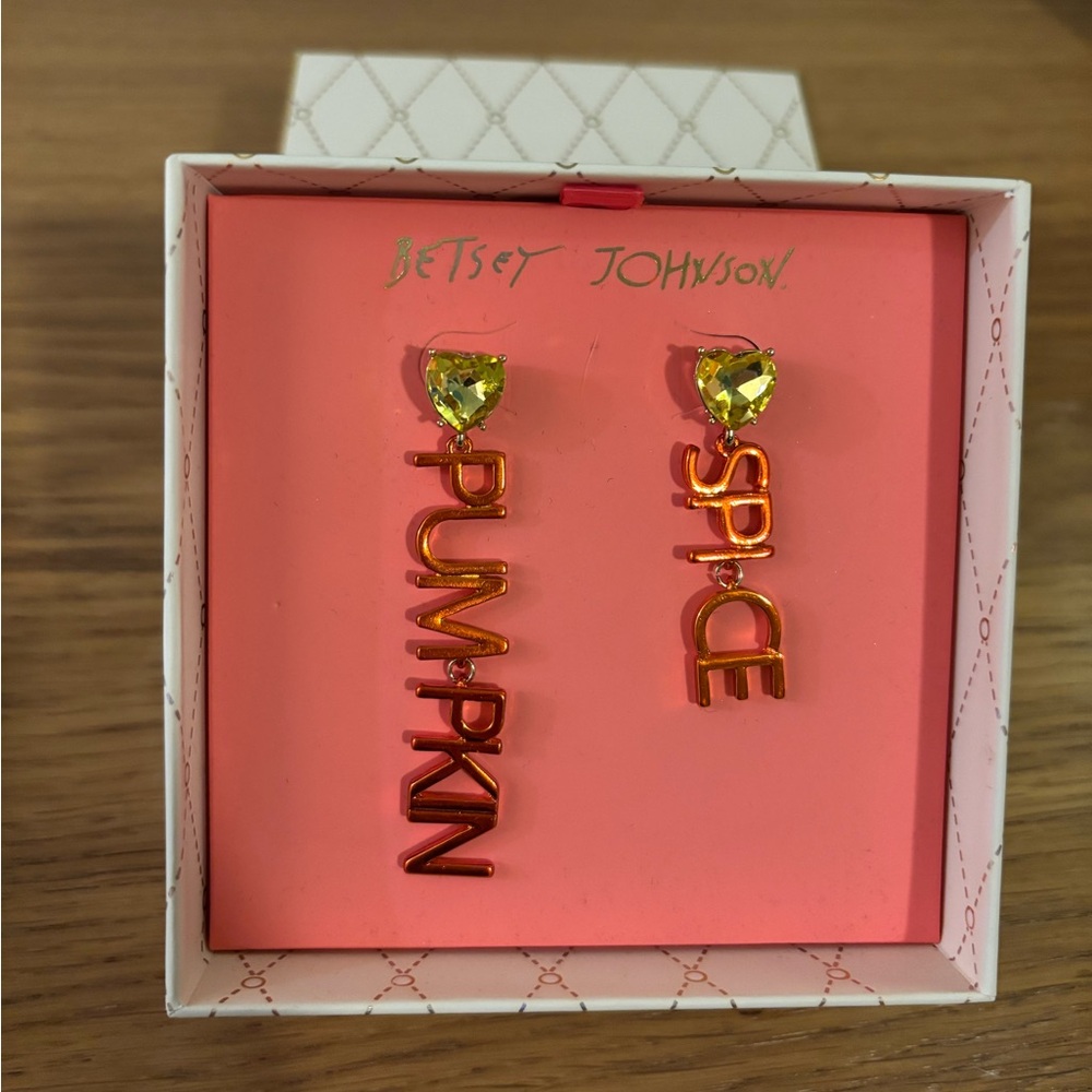 Betsey Johnson Its Fall Y All Orange Pumpkin Spice Mismatch Drop Earrings NIB